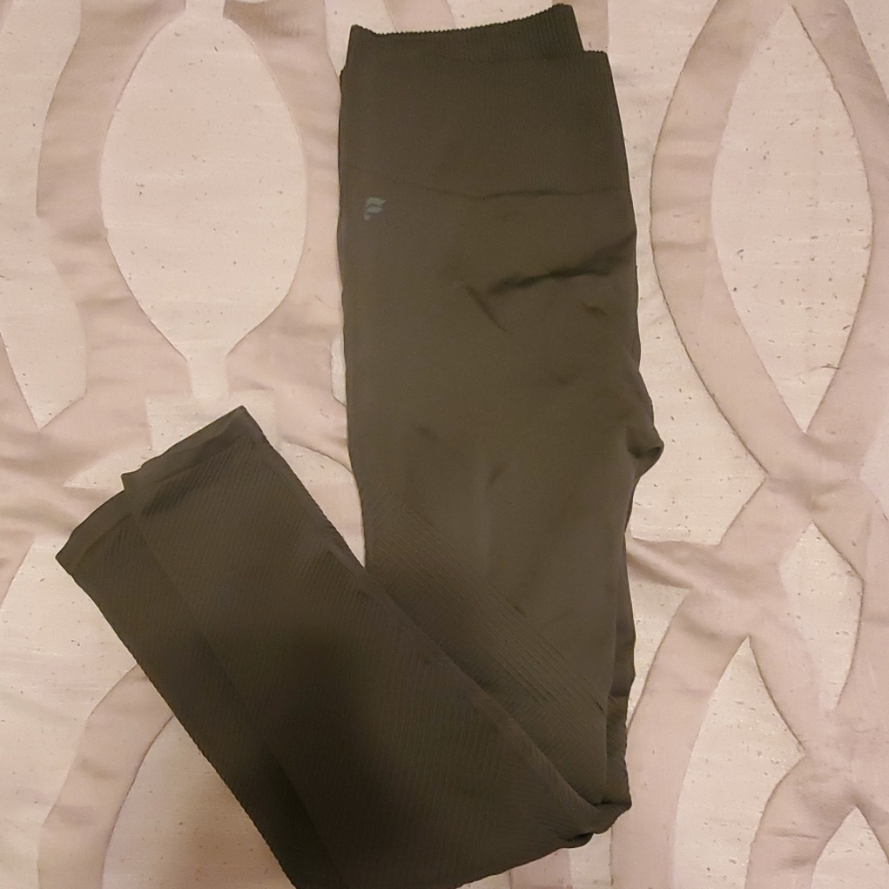Seamless Fabletics leggings